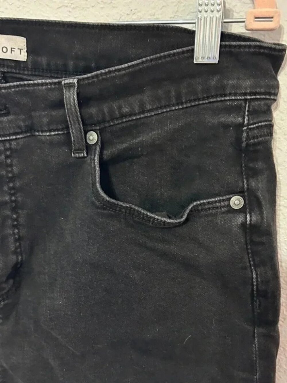 LOFT frayed hem skinny jeans size 32 - Picture 3 of 5